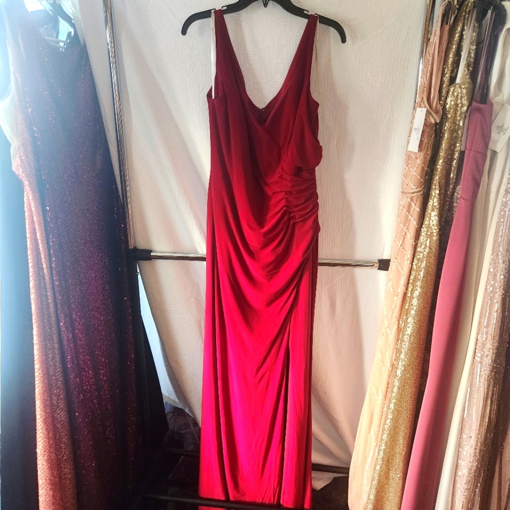 Elegant Christina Wu NWT Jessica Rabbit High Slit Red Evening Gown, SZ 12